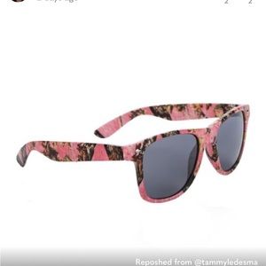 Pink camo sunglasses brand new with hard case